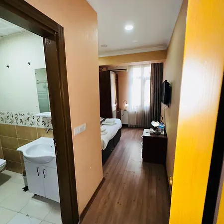 Renova Old ホテル *